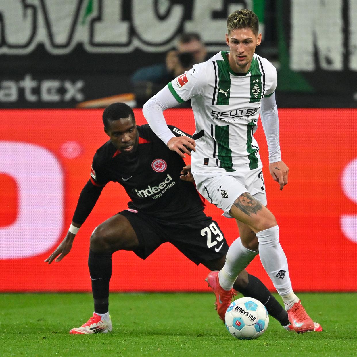 开云体育入口-足总杯转会期再迎强敌，门兴格拉德巴赫官宣签约，主帅态度：更衣室稳定，轮换策略成焦点的简单介绍