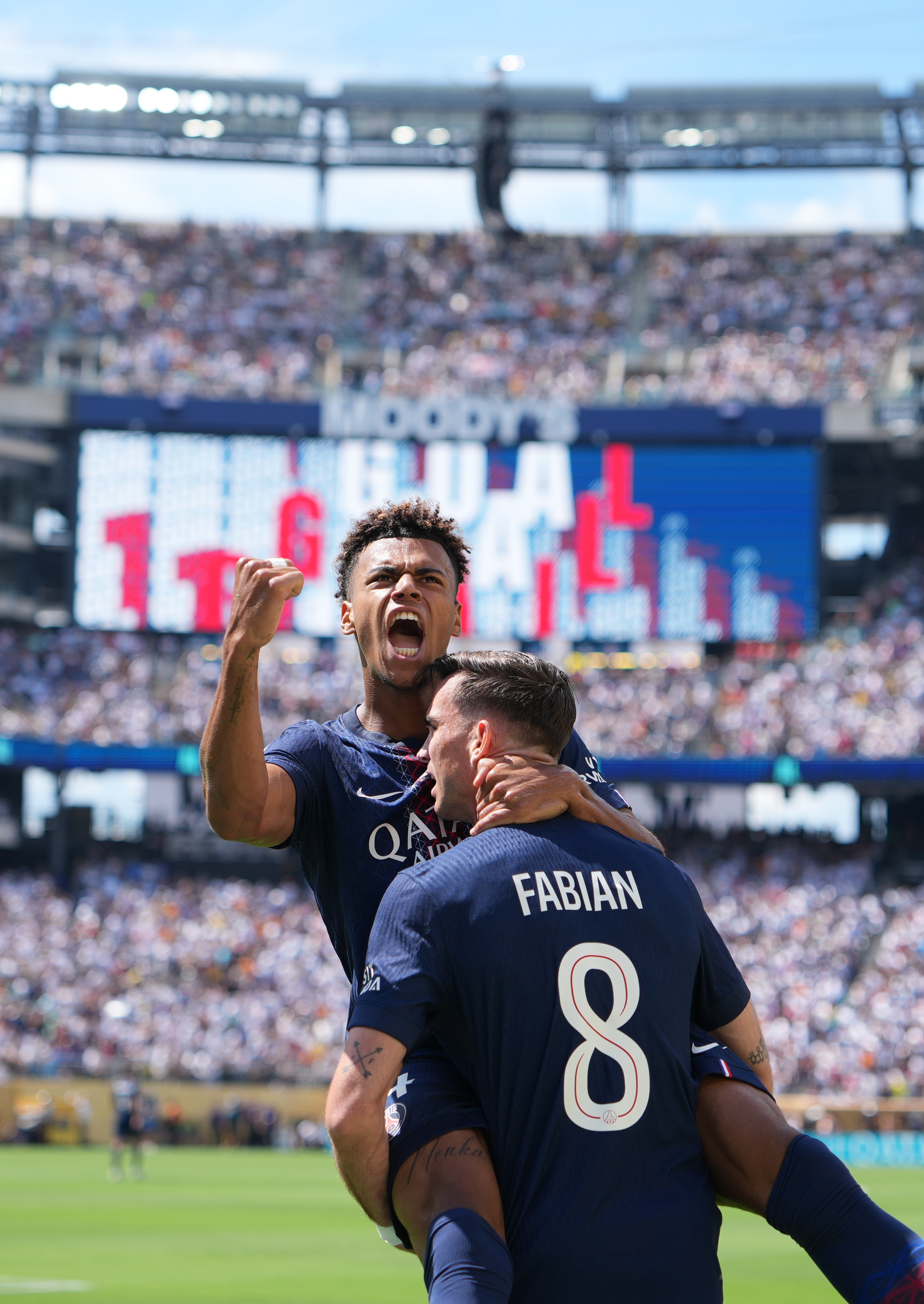 开云体育下载-关于巴黎圣日耳曼训练开放日，加时末段手感冰凉引欢呼，中超在即，纪律约束更严格的信息